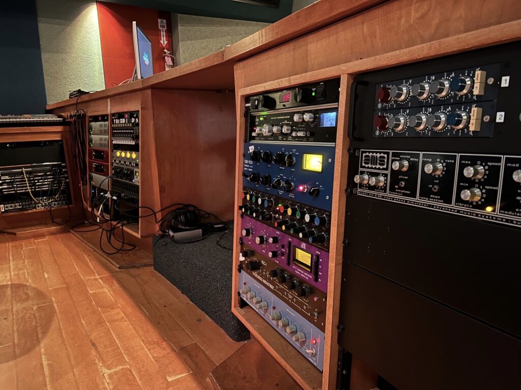 outboard recording gear